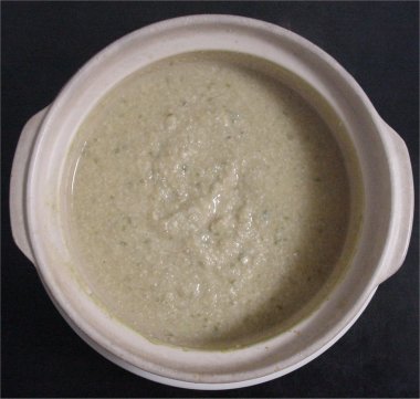 [ Porridge of green curry taste containing soy beans ]