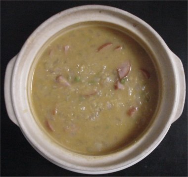 [ Potage of lentil, onion and string beans ]